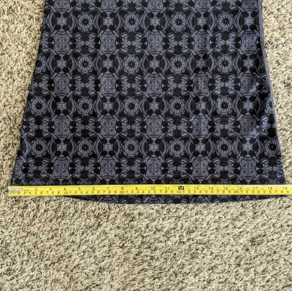 Lululemon Racerback Tank - Size 6 - Picture 5 of 7